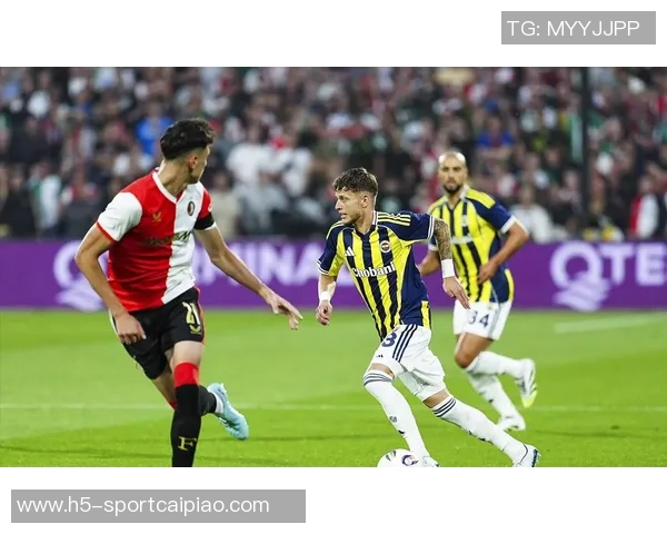 范佩西执教危机加剧费耶诺德连续四场不胜荷甲积分差距扩大至11分